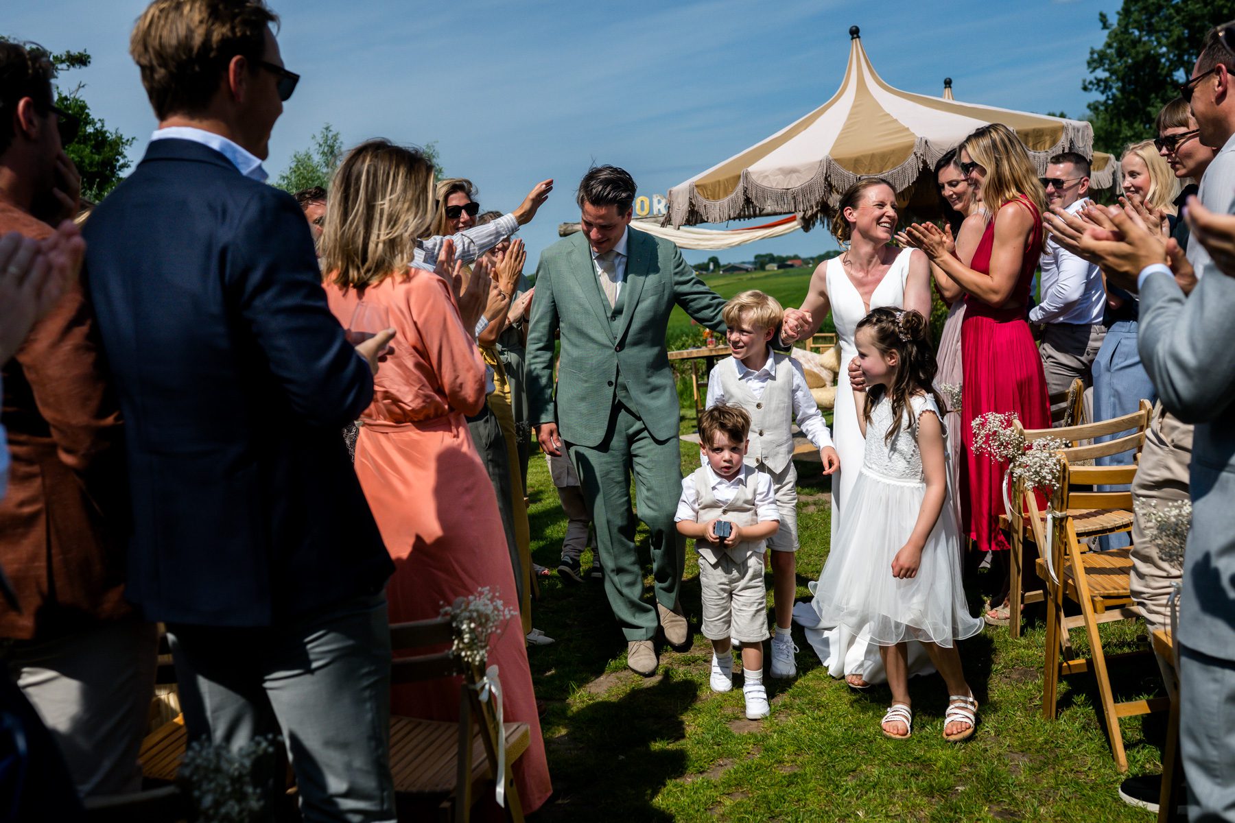 Bruidspaar na ceremonie | Trouwen Fort de Gagel